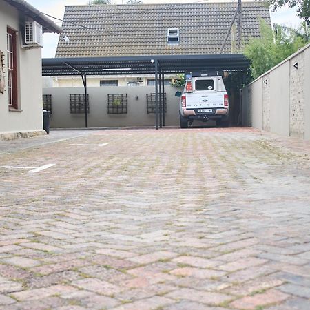 De Akker Guest House Oudtshoorn Dış mekan fotoğraf